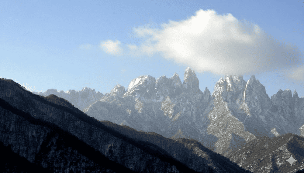 Ngu Chi Son, or “Five‑Finger Mountain”, stands at 2,858 m on the Hoang Lien Son range at Ta Giang Phinh, Sapa